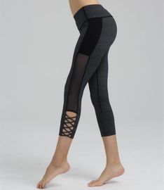 Wholesale mesh ventilation along sides fashionable design breathable yoga capri leggings
