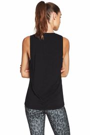 Hot selling relaxed fit sleeveless women sport tank top
