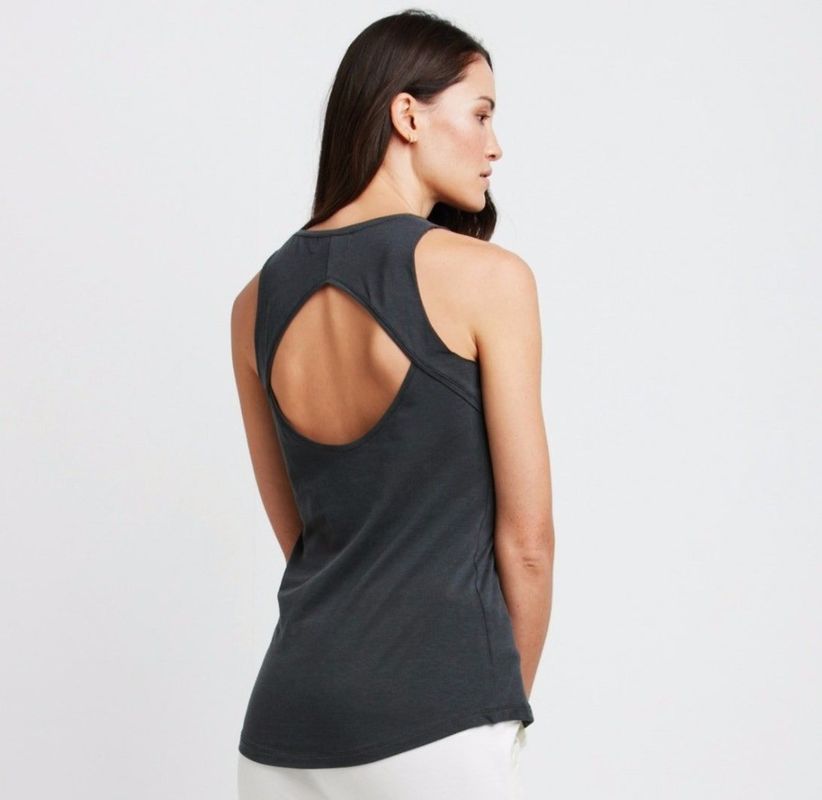 New design sexy back hole cut out detail fitness tank top